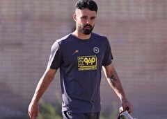 پاسخ سرمربی پرسپولیس به نورافکن: بازیکن باید خودش را در زمین نشان دهد